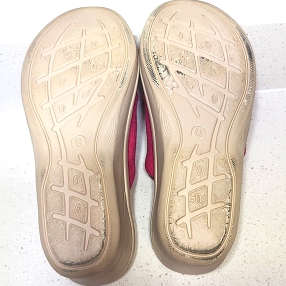 Bzees Women's Smile More. Paradise Pink Fuchsia Slide Wedge Sandals Size 9 - Picture 5 of 8